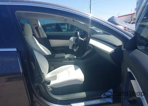 2018 Tesla Model 3 Long Range/Performance из США, поврежденный, VIN 5YJ3E1EB1JF097226